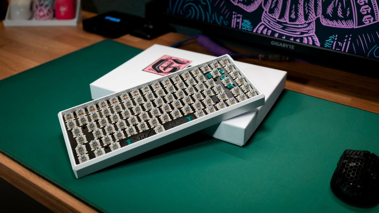 ANVIL x Gottlos auf Mutter – Special Edition Keycaps - nvil.gg - ANVIL - Custom Gaming Keyboards